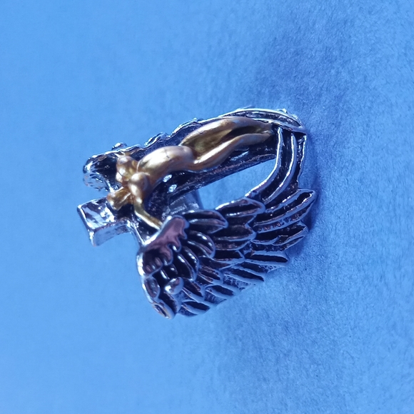 Crucified Angel with Feathered Wings On Cross Heavy Metal Ring - Picture 2 of 4